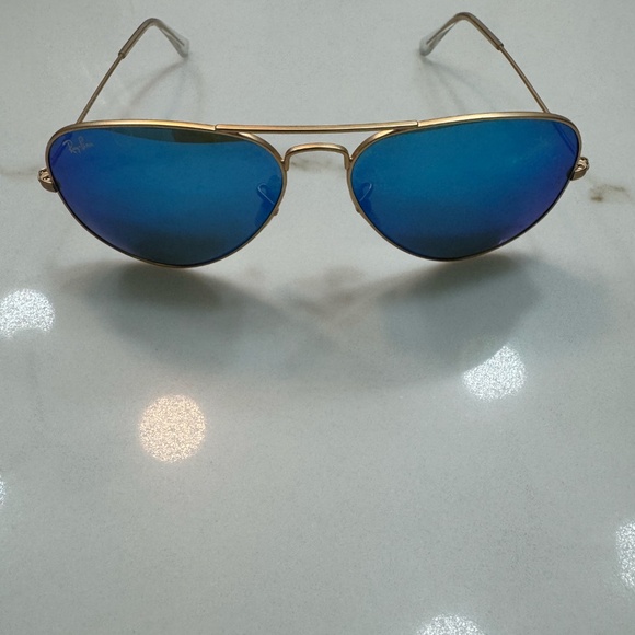 Authentic Rayban Sunglasses with Case - Picture 3 of 5